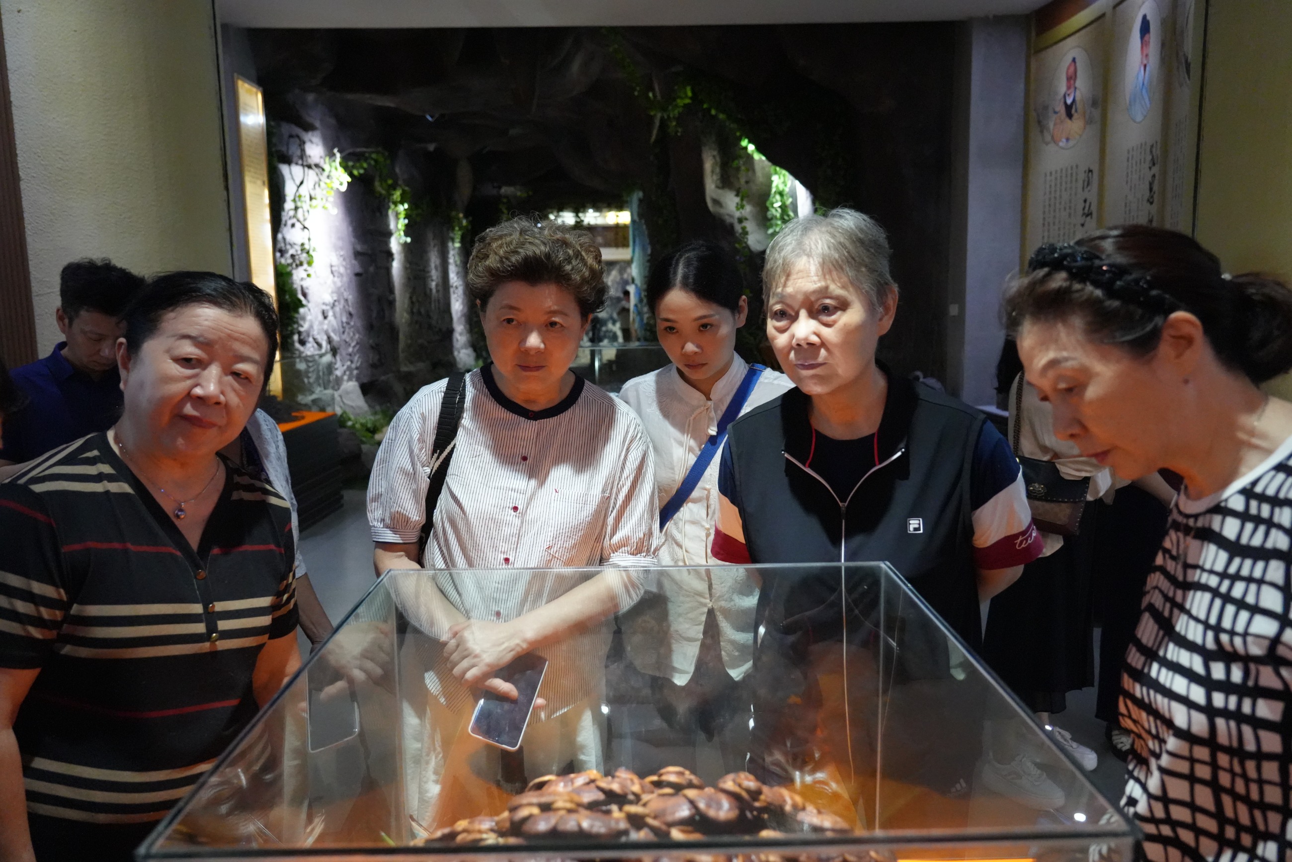 杭州亞運(yùn)會(huì)官方靈芝產(chǎn)品供應(yīng)商|杭州亞運(yùn)會(huì)官方供應(yīng)商|中國(guó)靈芝十大品牌|仙客來(lái)靈芝|仙客來(lái)靈芝破壁孢子粉|仙客來(lái)孢子油|仙客來(lái)靈芝飲片|仙客來(lái)破壁孢子粉|靈芝孢子油|孢子粉|靈芝破壁孢子粉|靈芝|中華老字號(hào)