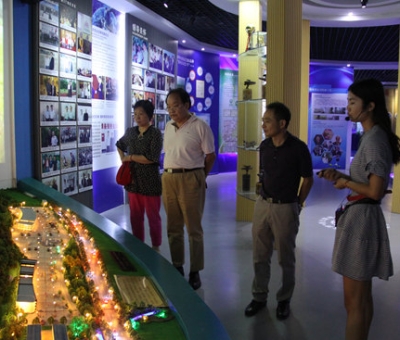 上?？茖W(xué)技術(shù)文獻(xiàn)出版社胡德仁主任蒞臨仙客來(lái)公司考察