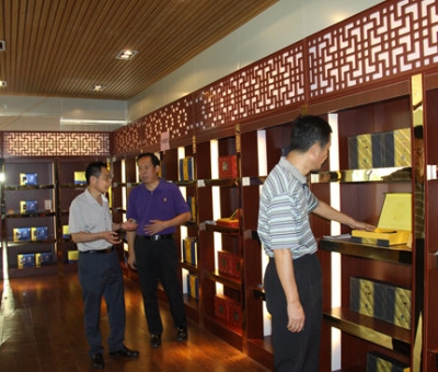 江西日報(bào)副巡視員陳賽文來仙客來公司指導(dǎo)企業(yè)文化建設(shè)