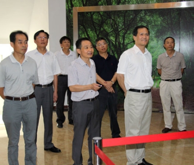 江西省科技廳副廳長(zhǎng)羅瑩一行蒞臨仙客來(lái)公司考察省級(jí)工程技術(shù)研究開發(fā)中心建設(shè)