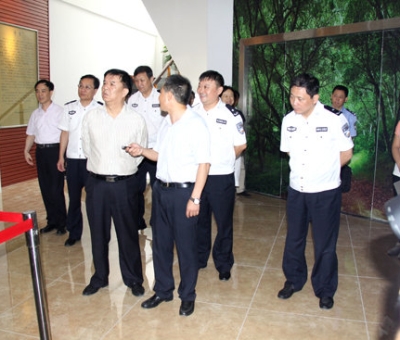 江西省公安廳黨委委員、常務(wù)副廳長(zhǎng)章凱旋蒞臨仙客來(lái)公司調(diào)研公安機(jī)關(guān)服務(wù)企業(yè)發(fā)展新思路