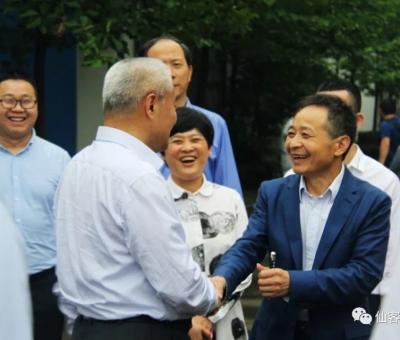 全國(guó)政協(xié)副主席、九三學(xué)社中央常務(wù)副主委邵鴻一行蒞臨仙客來(lái)生物科技有限公司視察調(diào)研。