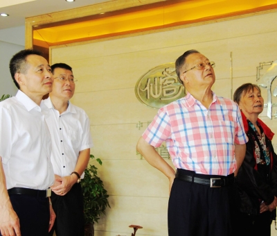 推進農(nóng)業(yè)發(fā)展抓好生產(chǎn)落實，仙客來因為他的到來備受鼓舞！