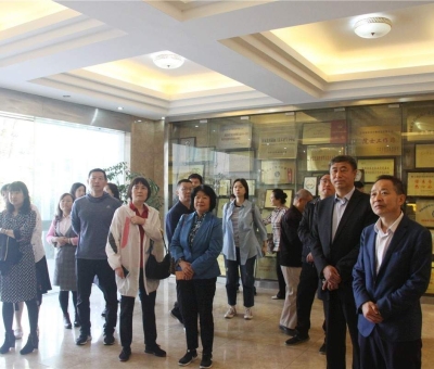 國家人力資源和社會(huì)保障部勞動(dòng)模范和先進(jìn)個(gè)人到訪仙客來公司