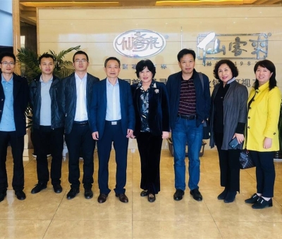 支持少數(shù)民族企業(yè)發(fā)展！延邊大學(xué)草仙藥業(yè)有限公司董事長李英姬蒞臨江西仙客來公司進(jìn)行合作交流