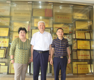 中共江西省委原書記舒惠國(guó)蒞臨仙客來公司考察指導(dǎo)