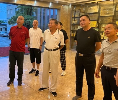 福建省軍區(qū)副政治委員李弘將軍一行蒞臨仙客來(lái)公司參觀考察