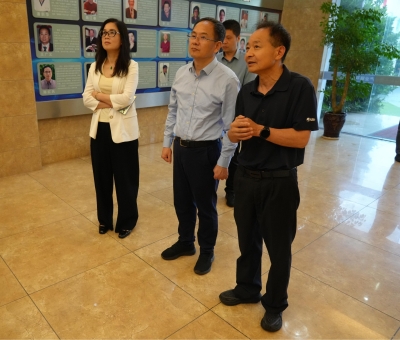 江西省人民對(duì)外友好協(xié)會(huì)專職副會(huì)長(zhǎng)涂安波到仙客來(lái)公司調(diào)研