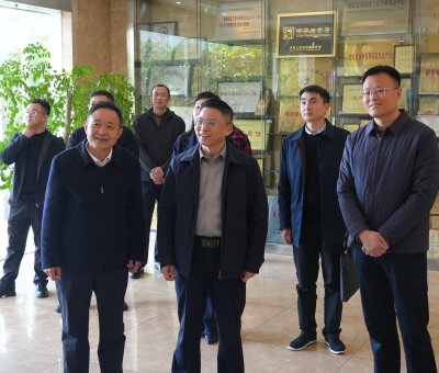 江西財(cái)經(jīng)職業(yè)學(xué)院黨委書(shū)記李松志一行蒞臨仙客來(lái)調(diào)研